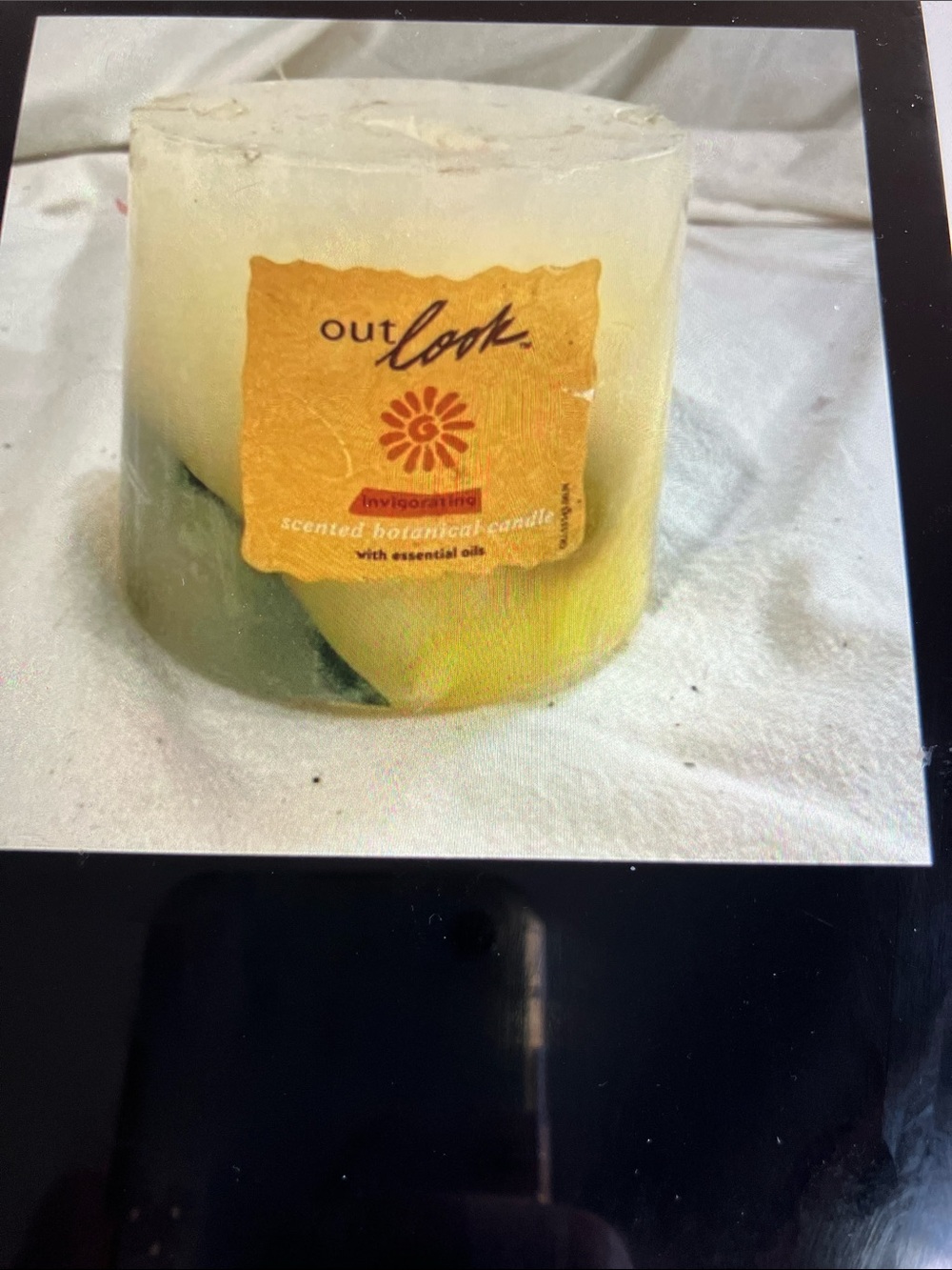 Outlook Scented Botanical Candle - White & Yellow 4”